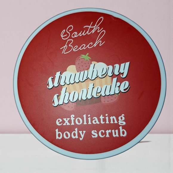 South Beach Strawberry Exfoliating Body Scrub - Picture 2 of 3